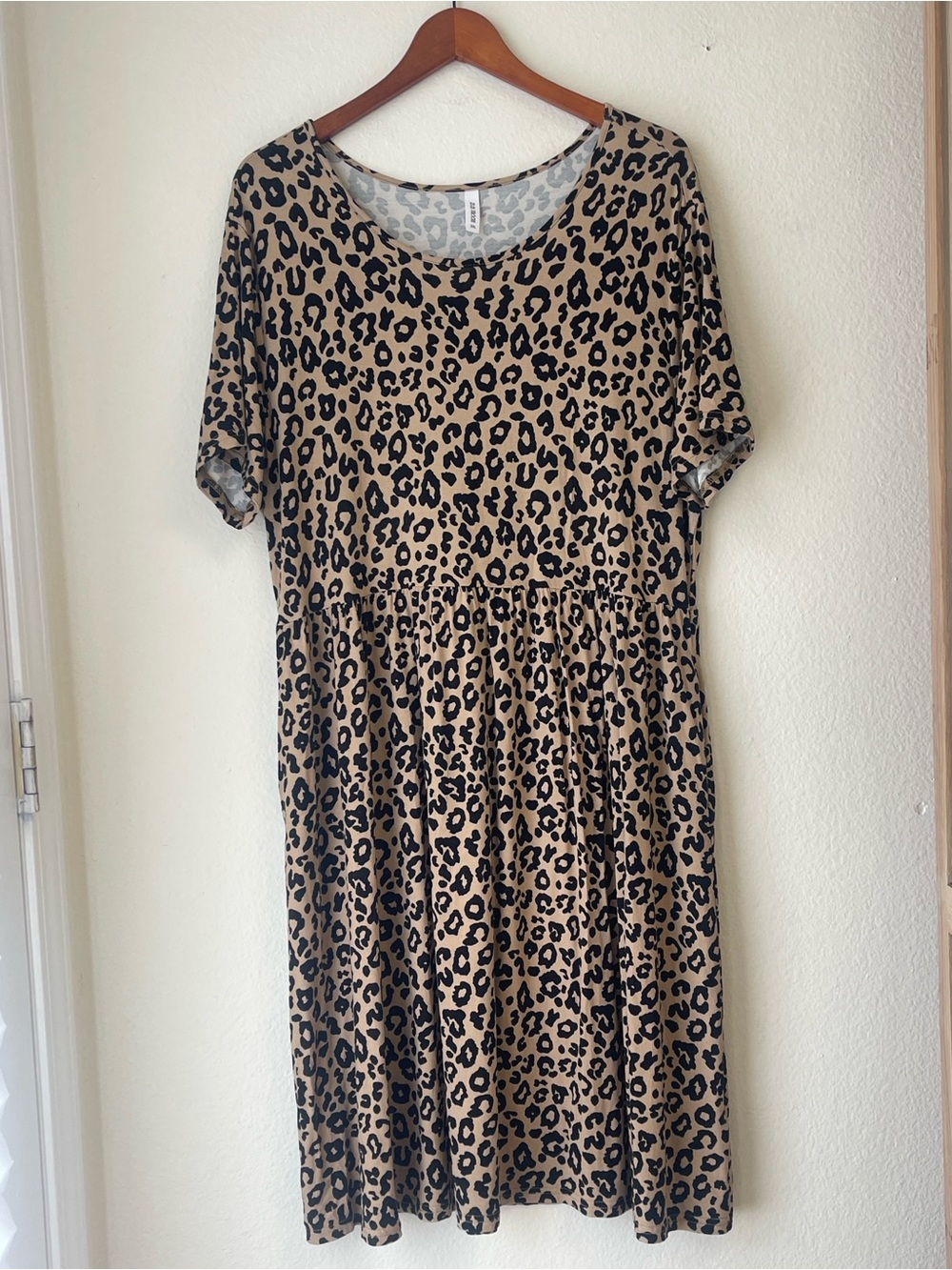 Leopard Print Short Sleeve Dress in Tan and Black